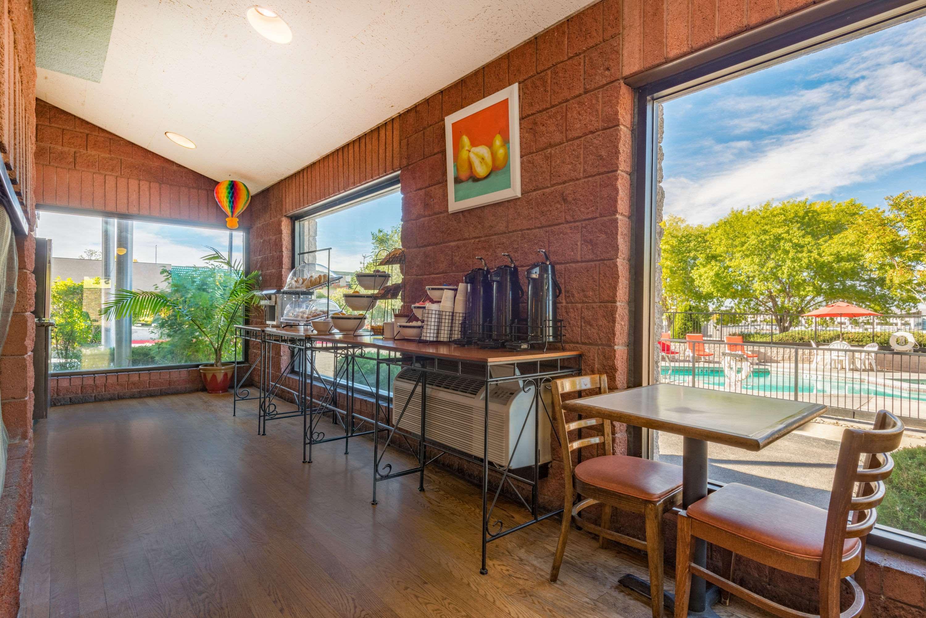 Ramada By Wyndham Airport