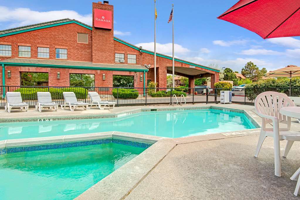 Ramada By Wyndham Airport 2*