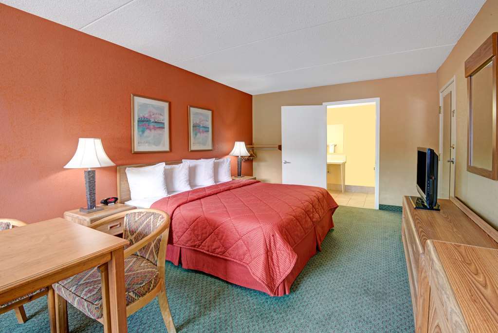Ramada By Wyndham Airport