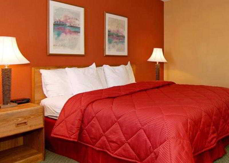 Ramada By Wyndham Airport