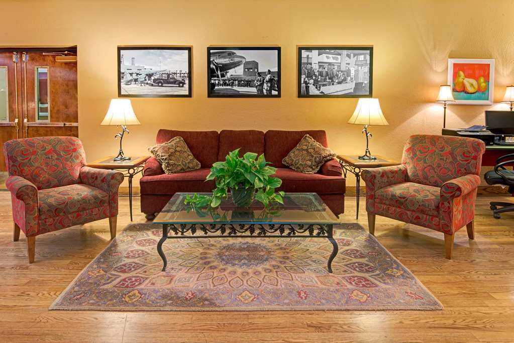 Hotel Ramada By Wyndham Airport