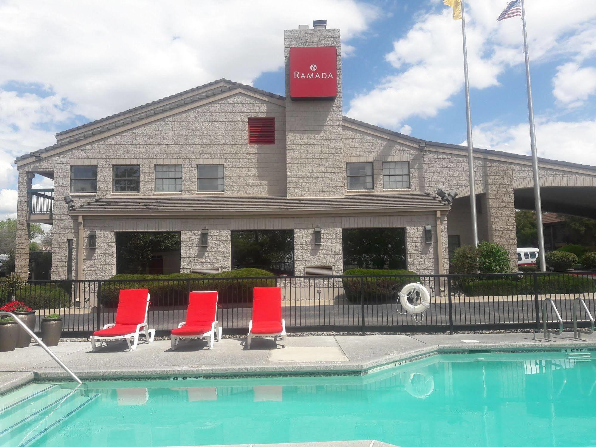 Ramada By Wyndham Airport Hotel 2*