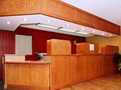 Ramada By Wyndham Airport 2*