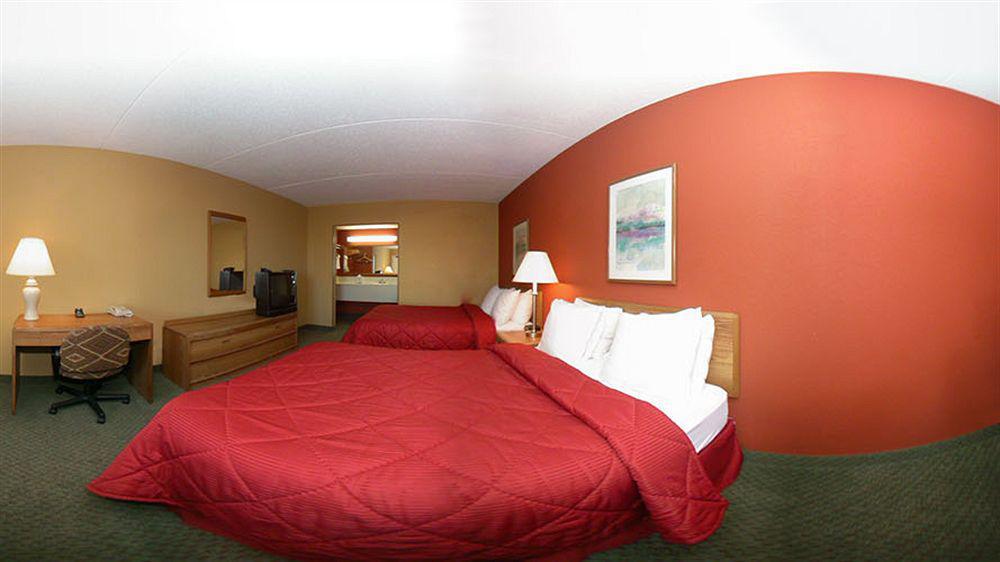 Ramada By Wyndham Airport Hotel